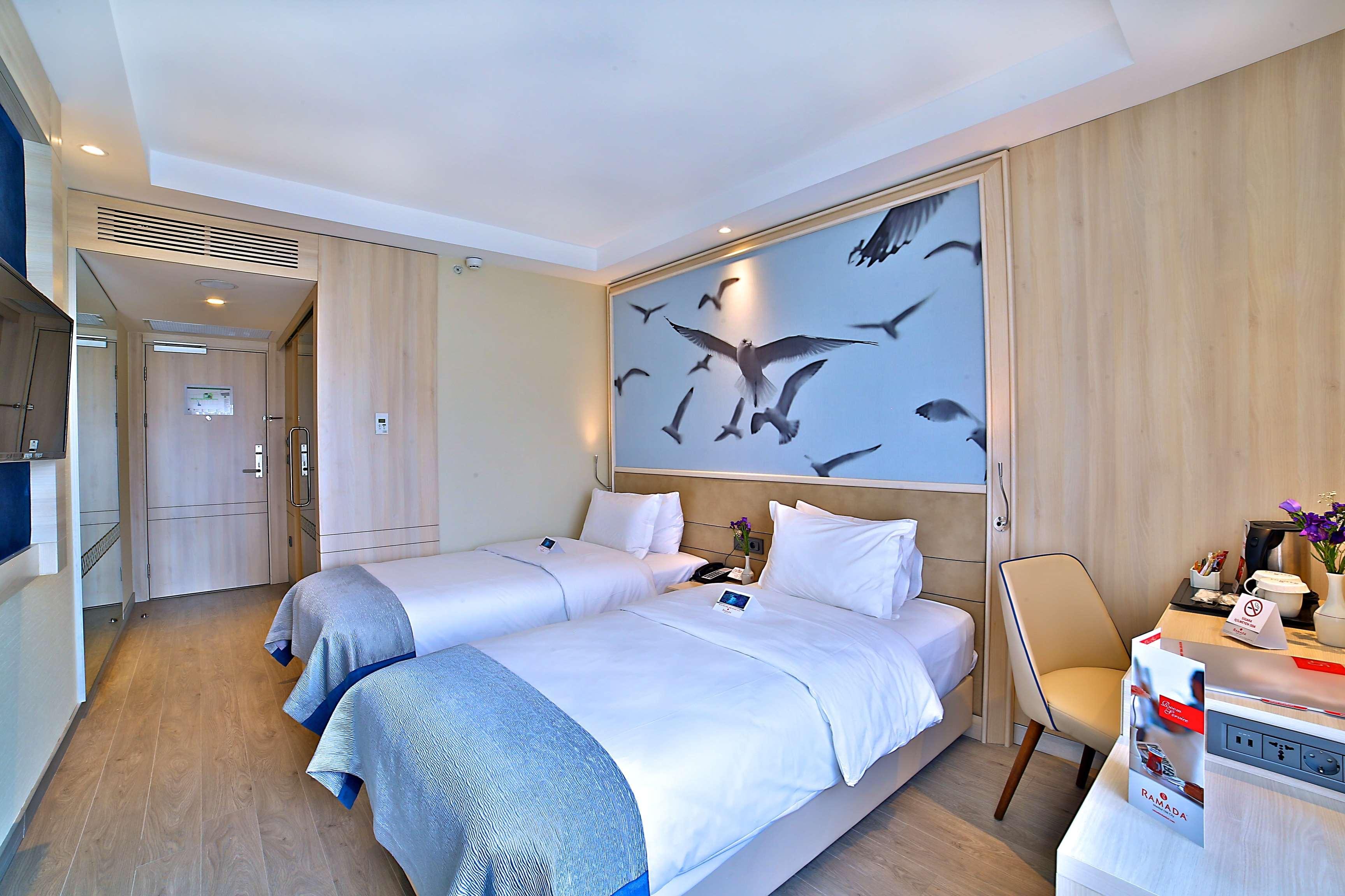 Ramada By Wyndham Istanbul Old City Exterior photo